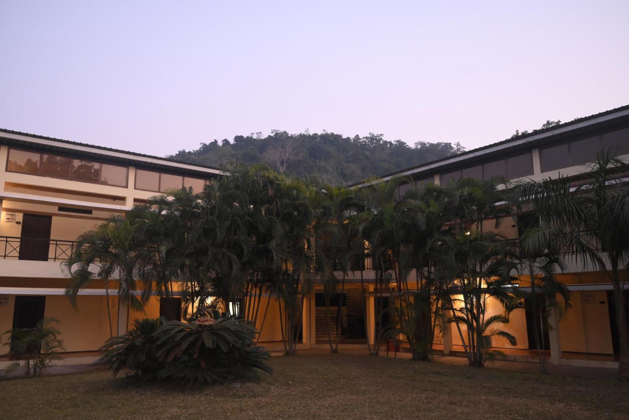 Hotel Landmark Woods Kāziranga Exterior foto